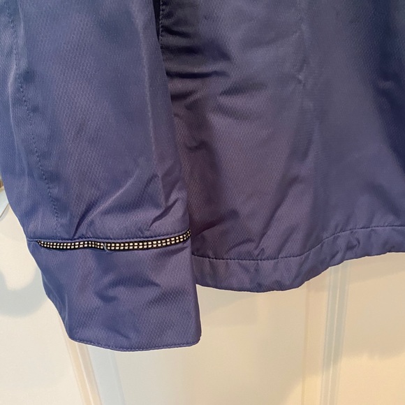 ASICS Running Jacket - Picture 3 of 12